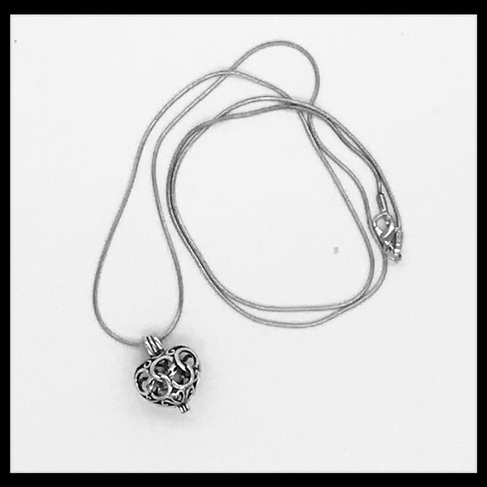 🌟Heart Shaped Essential Oil & Lava Rock Necklace